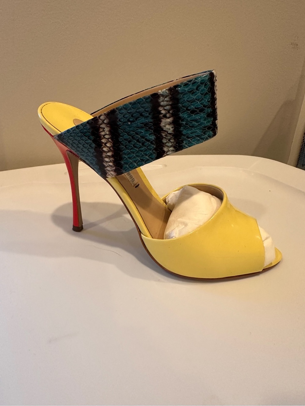 NICHOLAS KIRKWOOD 2013 Butter Yellow & Red Heels w/ Blue & Black Snakeskin Strap - Picture 2 of 14